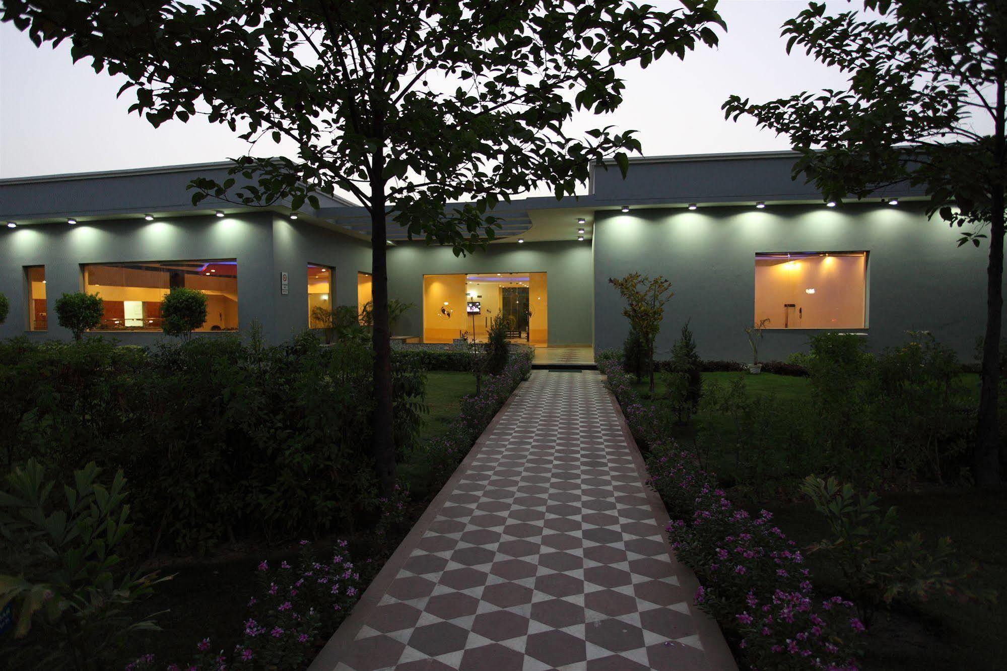 Shri Radha Brij Vasundhara Resort & Spa Govardhan Екстер'єр фото